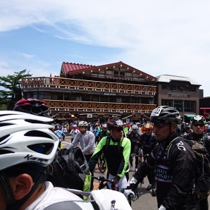 五合目はすごい人です